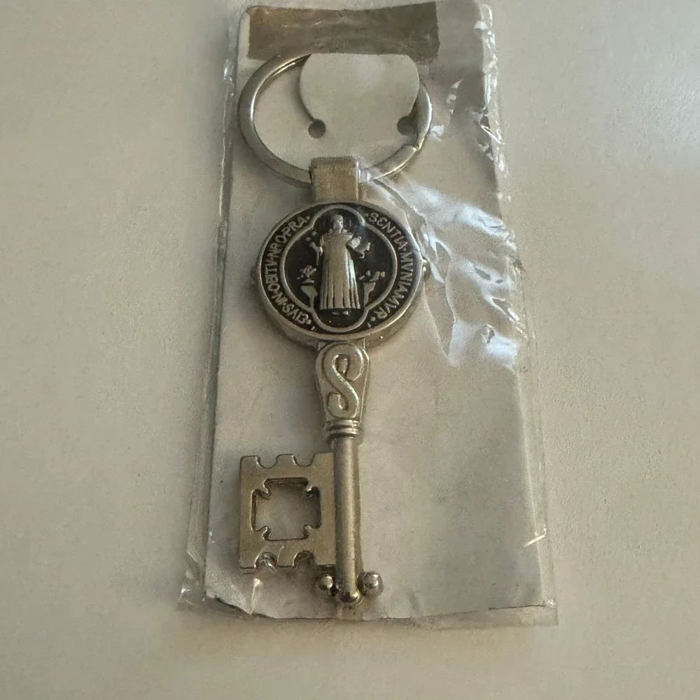 Saint St Benedict Key Ring Keychain‎ Silver Tone Religious Key Shaped Charm